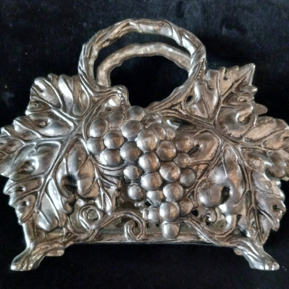 Vintage Studio Silversmiths Silver-plated Napkin holder with feet